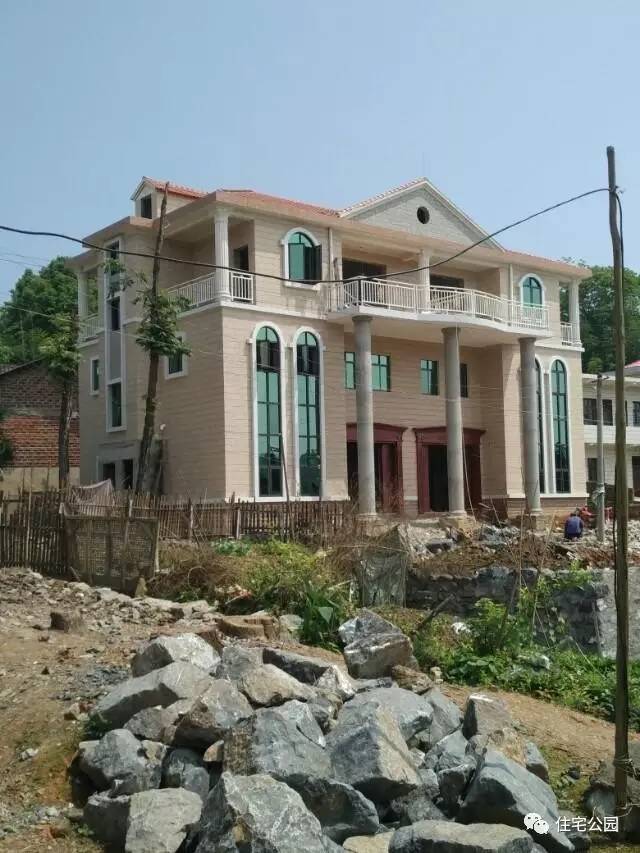 双拼三层农村别墅图片大全,农村双拼可以分开的别墅