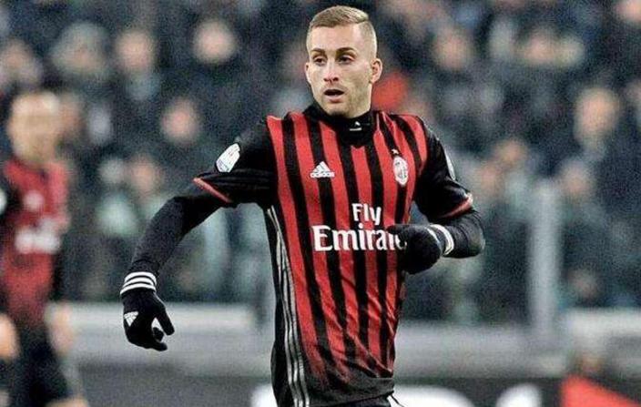 巴萨无缘欧冠16强梅西,巴萨梅西离队前阵容