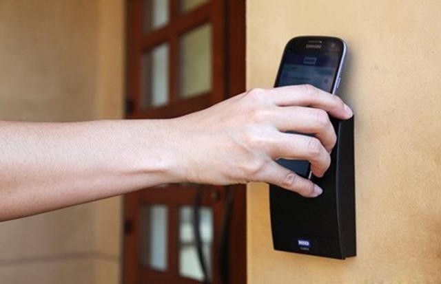 手机闪屏、WiFi信号弱咋办?笔记本、机械键盘咋选?