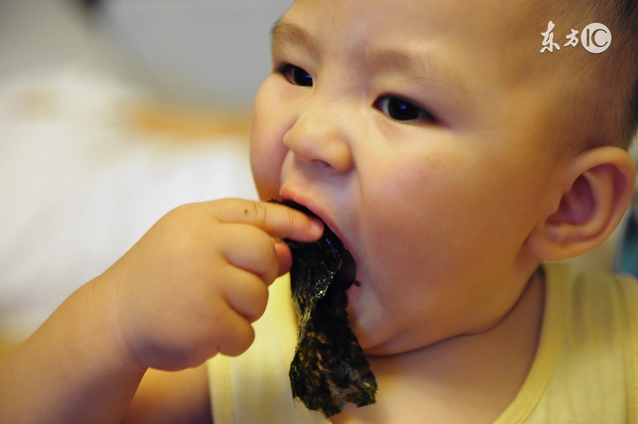 孩子误吞异物到盲肠了能排出吗,婴儿误吞异物嗓子抠破了怎么办