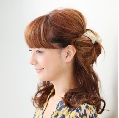 扎头发花苞头教程图解,花苞头的简单扎法蓬松中长发