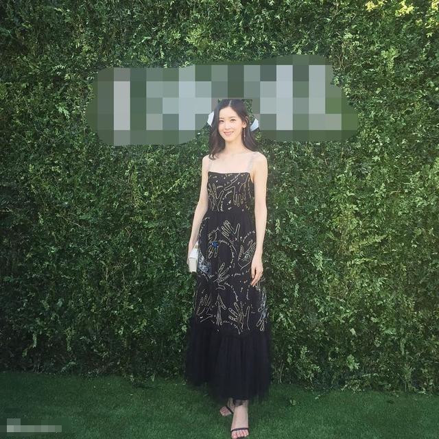 奶茶妹妹生了孩子气质不再！杨幂眼窝凹陷老十岁!AB的眼袋很惊人！