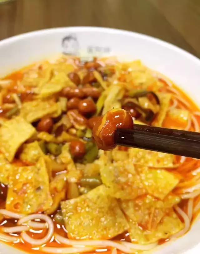 随时随地一壶热水就能吃上的美味螺蛳粉，我们帮你找好了！饿了么？