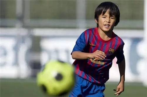 梅西大空翼完整视频,大空翼凌空抽射梅西