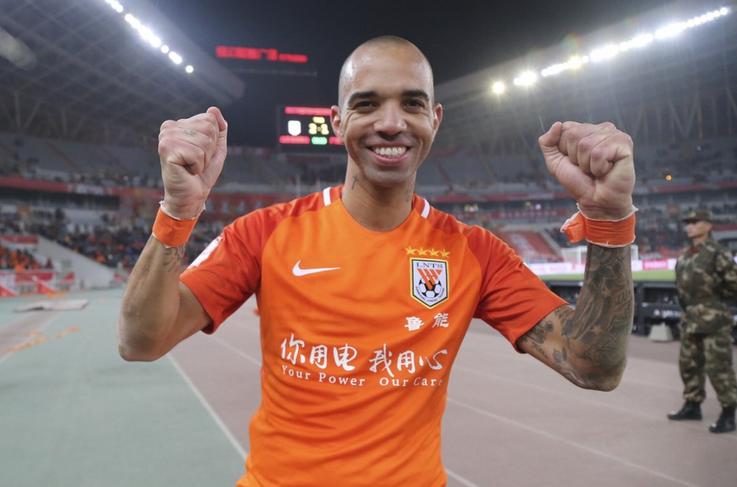 马加特给鲁能带来什么,鲁能球迷怒怼裁判不公正