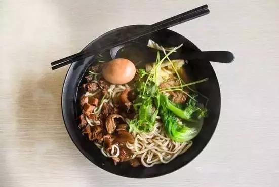 带朋友吃饭去哪里吃最好,出去吃什么面条好吃