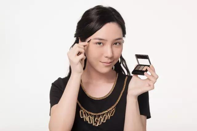 美“眉”变身记画好眉毛一秒变身fashiongirl