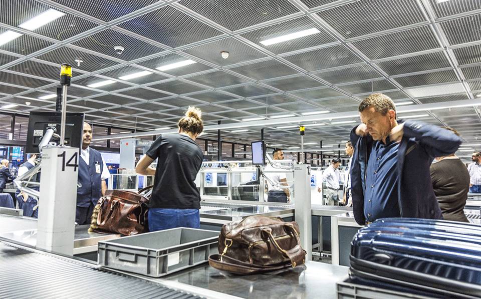 东西多不多，行李箱说了算