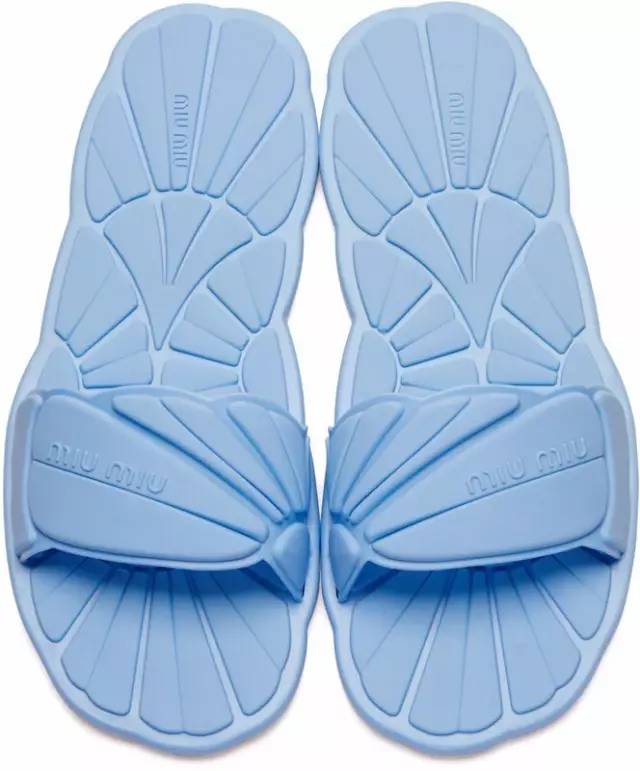 找乐子｜赶紧翻出家里压箱底的塑料拖鞋和洗澡篮子，它们要带你走上时尚巅峰！