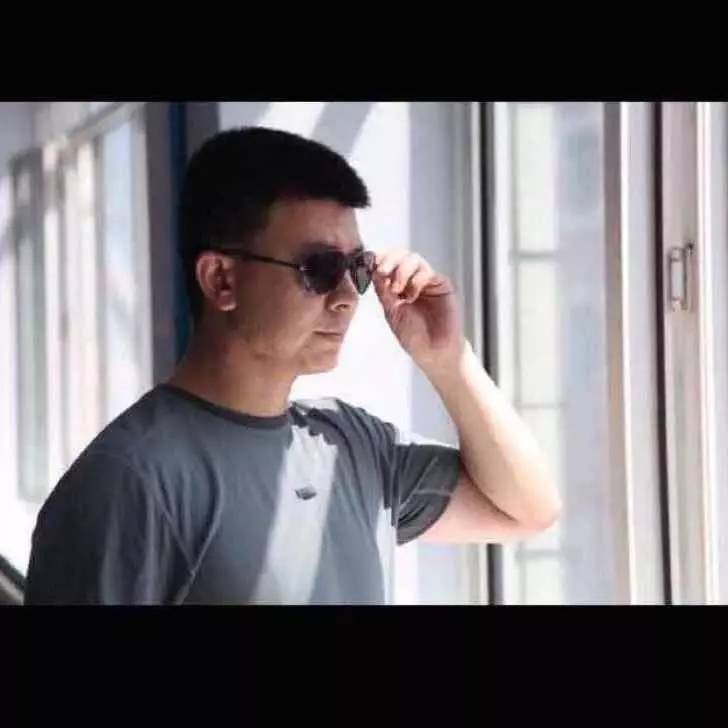 稳定器防抖拍照,拍照稳定器落地