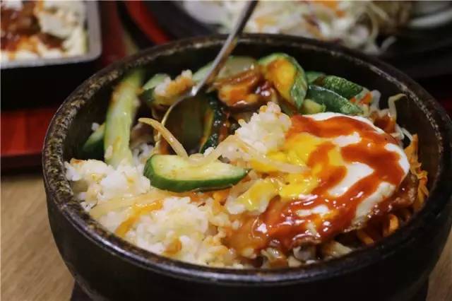 一碗不正经的肥牛饭,下班去哪吃