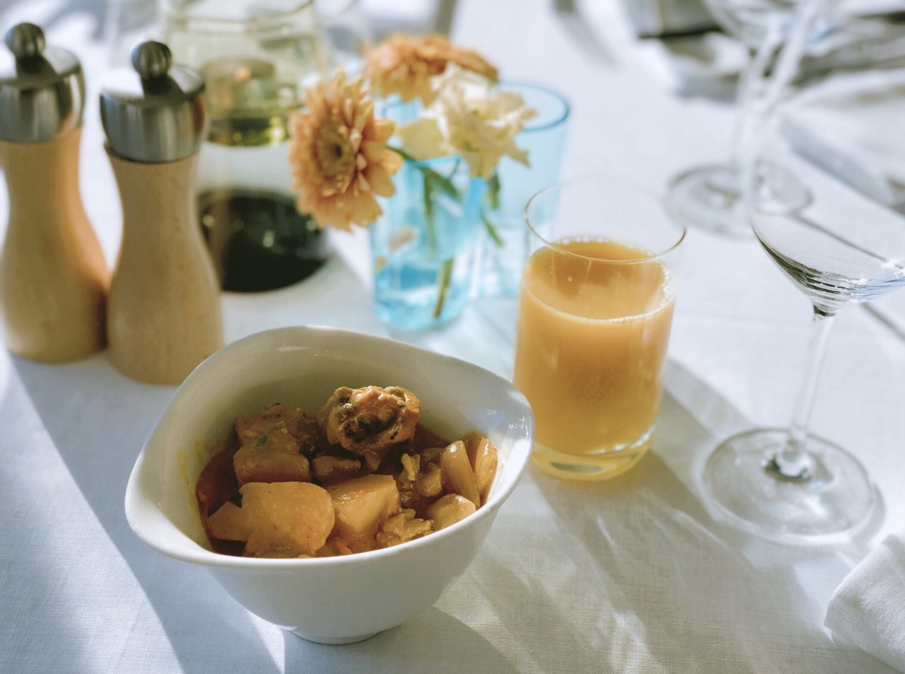 我生活在妙不可言的等待中,我们的生活在妙不可言的等待中