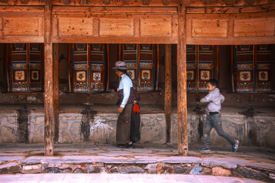 拉卜楞寺西藏,甘南拉卜楞寺离拉萨远吗