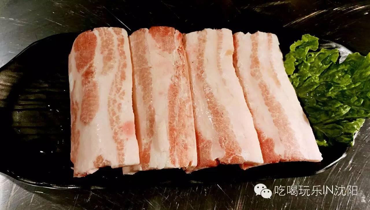 滋滋烤肉香、最毕胖猪蹄，长白釜家烧+烤店已经燃爆朋友圈！免费试吃你来不？