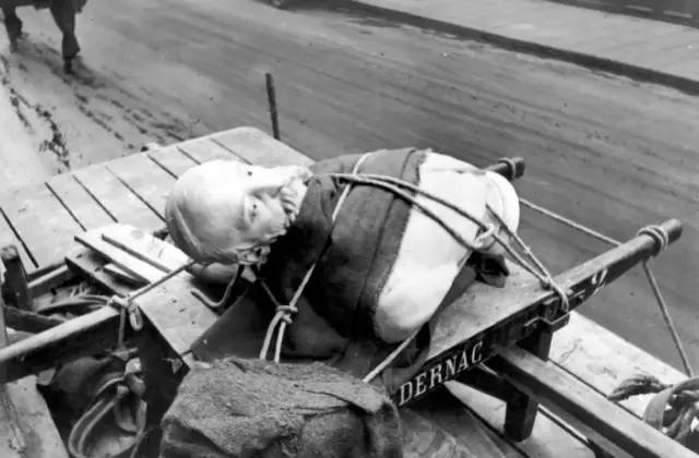 布列松摄影作品赏析,布列松经典摄影作品中国