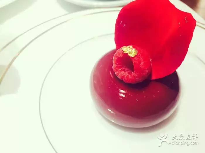 不要随便提甜品店，我怕克制不住拍照的欲望！