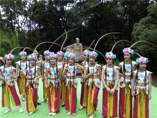 鍥介檯鍙嬪煄鏂囧寲浜ゆ祦,鍥介檯鍙嬪ソ鍩庡競闈掑皯骞磋冻鐞冭禌