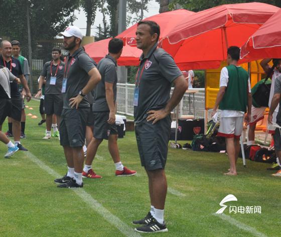 巴西体育队主帅巴力斯塔,巴西足球队失利