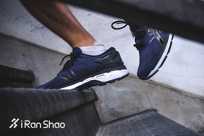 asicsgel-kayano24璇勬祴,asics鍏ラ棬缂撻渿璺戦瀷