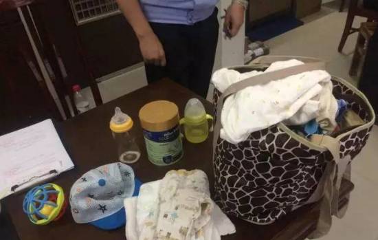 一岁男婴被遗弃,一名男婴被遗弃