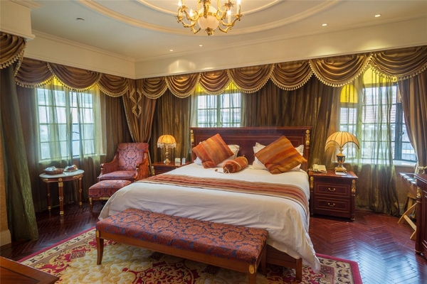 最In新娘情报速递:谁说城堡婚礼素人只有看的份儿？