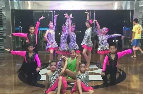 培根铸魂育新人廉洁从教守初心,办学理念培根铸魂启智润心