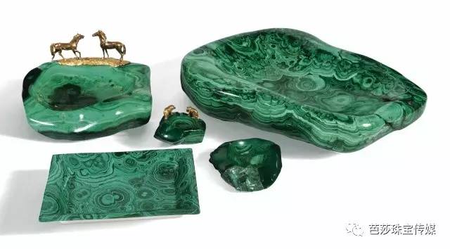 从埃及艳后的眼影到现今的时髦高珠，孔雀石凭什么被宠幸几千年？