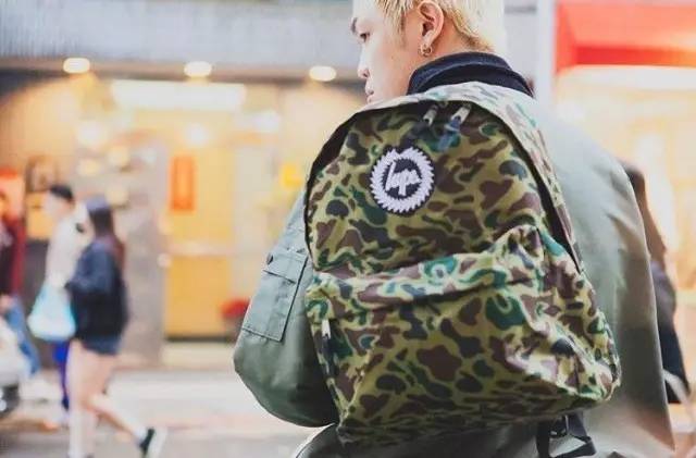 百搭双肩包推荐小众高级感,一款兼顾颜值与实用的双肩包