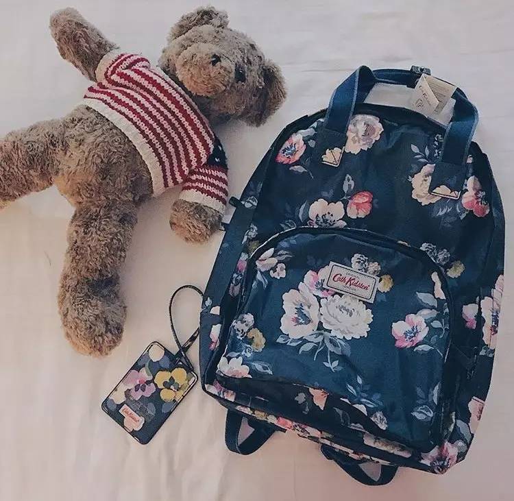 百搭双肩包推荐小众高级感,一款兼顾颜值与实用的双肩包