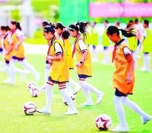 花3000块钱给孩子暑假补习贵吗,5天5000元夏令营要不要让孩子参加