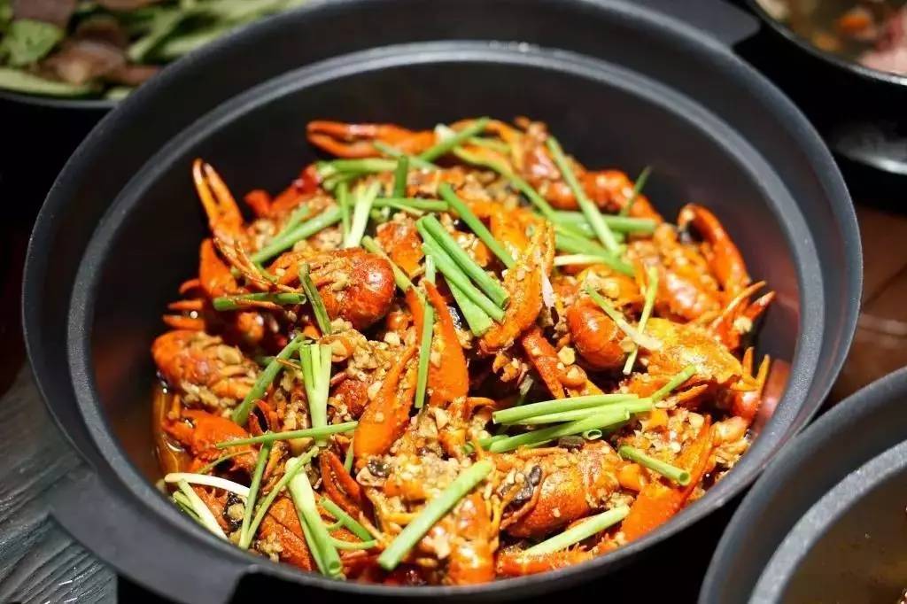 长沙吃虾网红店在哪里,长沙河西哪家油爆虾最好吃