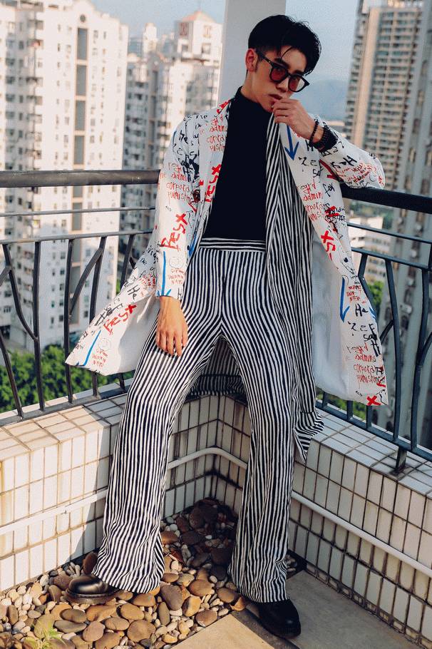 脱下校服，变成教导主任最讨厌的模样