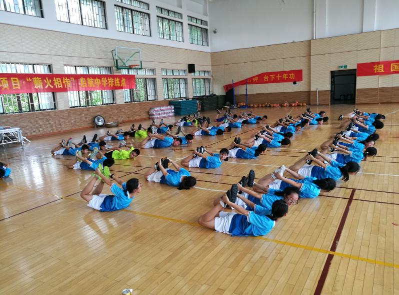 每年投入百万让孩子“玩”足球，启航中学要成为老百姓家门口的新好学校