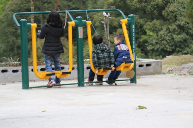 对人民群众许下的铮铮誓言,用行动兑现承诺