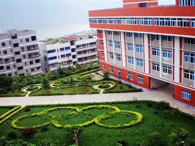 重庆最厉害的十所中学,重庆最厉害的5所大学