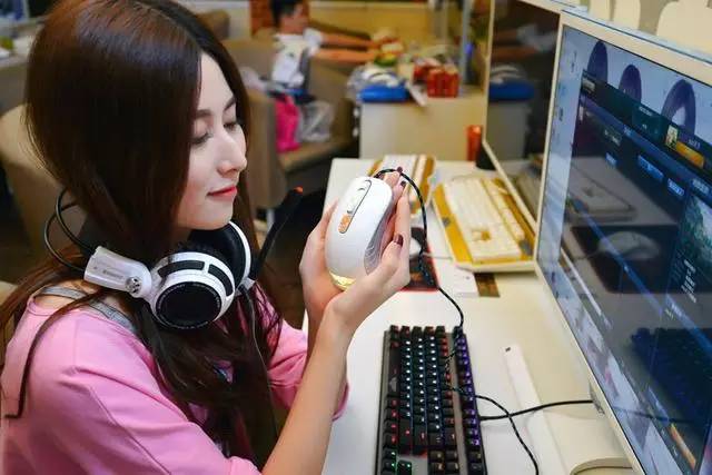 为什么网吧配置低却顺畅,为什么网吧电脑配置低还那么流畅