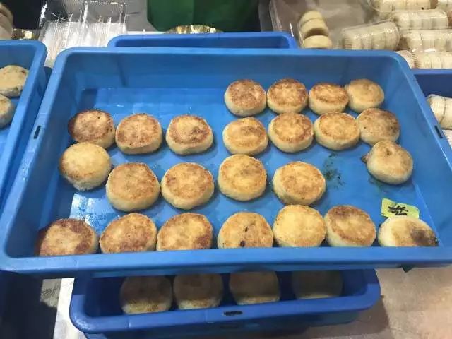 无锡吃货快去！2000多种商品，*疆新**红枣、台湾凤梨酥、阳山糯米饼分分钟抢空……看完只想立刻冲去现场！