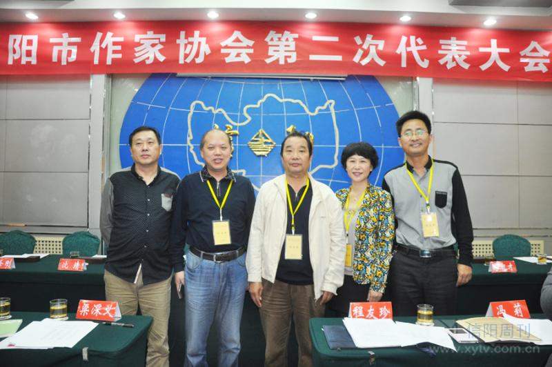 挥洒笔墨书写作品,挥洒笔墨纸砚