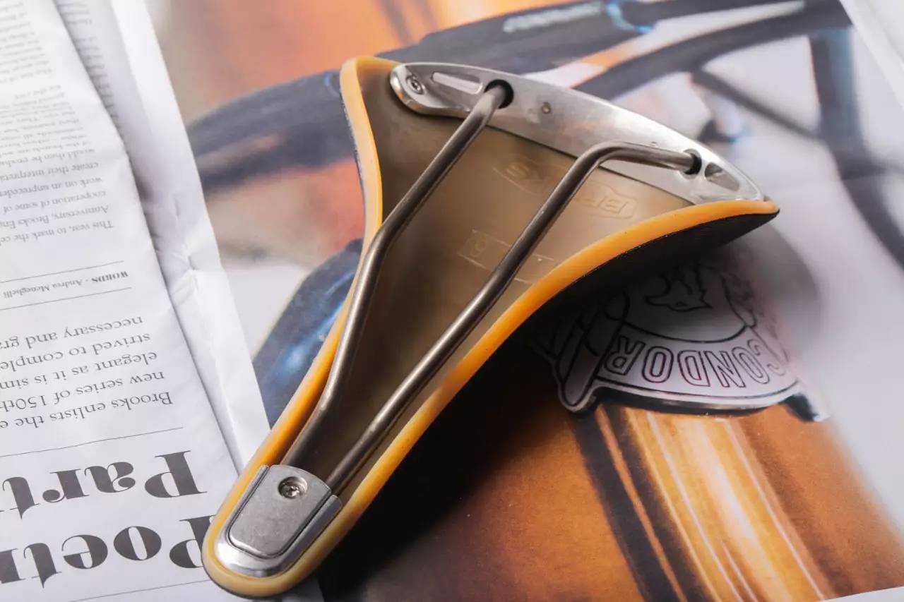 brooks车座,brooks坐垫是什么皮