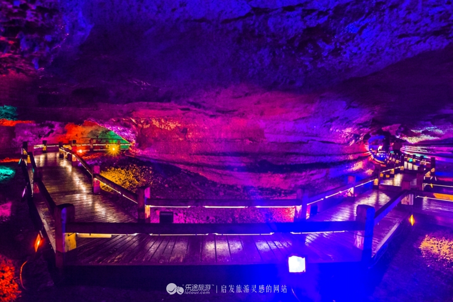 火山口探秘完整视频,镜泊湖火山口免费景点