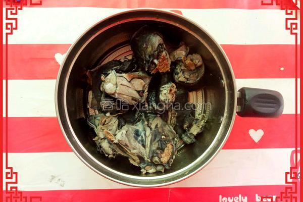 猴头菇当归黄芪党参能一起煲汤吗,当归党参乌鸡汤月子餐