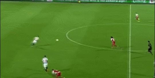 海伦芬赛季首胜 (海伦芬上轮荷甲)