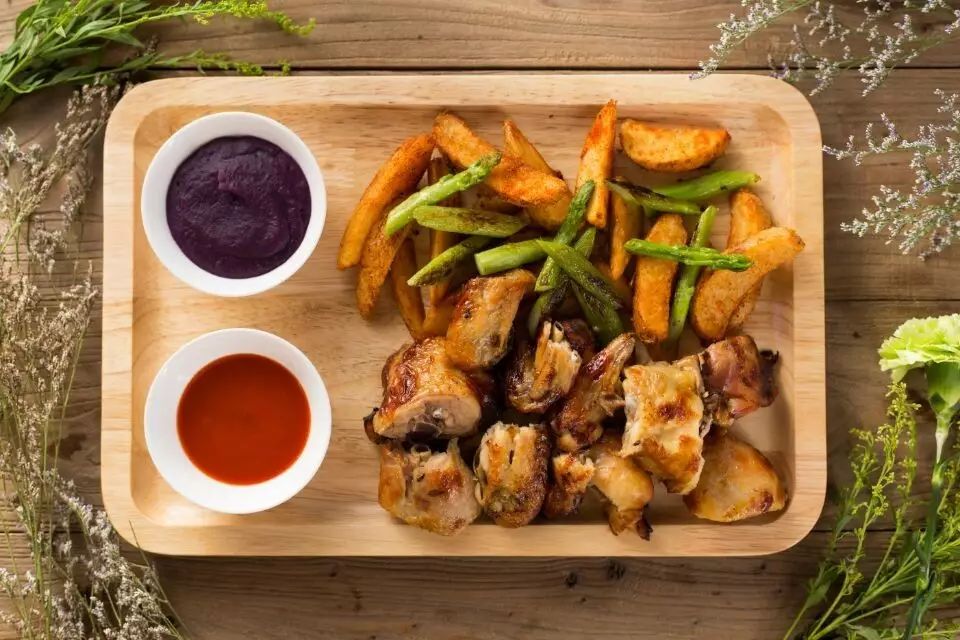 鲜报｜港丽餐厅越南河粉、海鲜饭全面上线！帝都CBD区鲜啤吧开启非洲风情