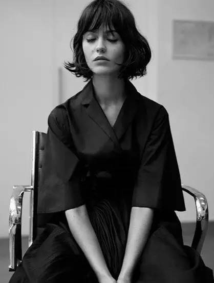 头发怎么弄卷发会持久,适合头发少且减龄的卷发