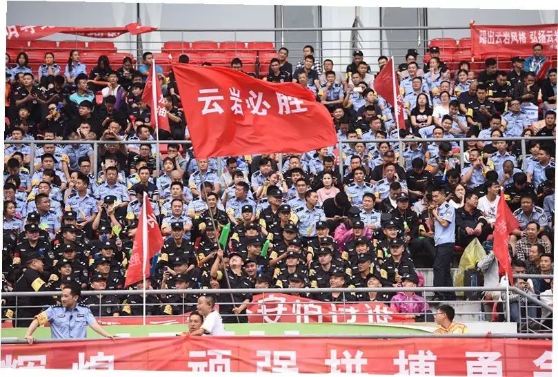 我们这五年诗朗诵,我们这五年剧情介绍