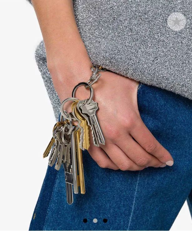 这个钥匙串要卖7550！网友：看门大爷最时尚