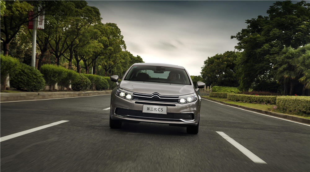 雪铁龙c5天逸1.6t试驾视频,2020款雪铁龙c5aircross试驾