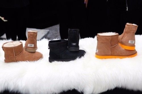 章莹颖案嫌疑人或被判死刑;华人代购假UGG或被罚200万;谷歌发布实时翻译耳机;新西兰华人画家性侵多名儿童