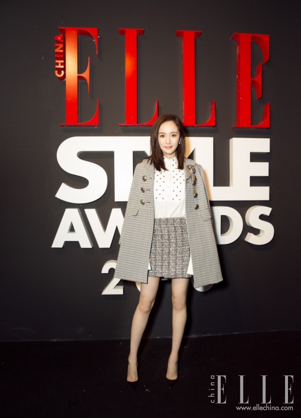 早秋还想穿裙子你得这么搭,秋天想穿裙子又嫌太冷