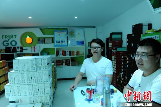 百元一枚的富岗“金苹果”是怎样种出来的？